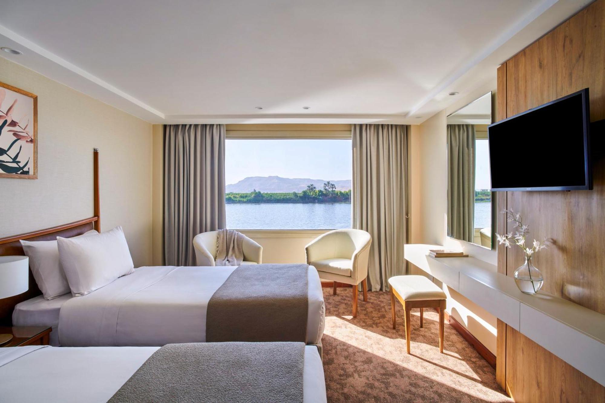 Mövenpick Royal Louts Monday Four Nights Luxor Friday Three nights Aswan Hotell Exteriör bild