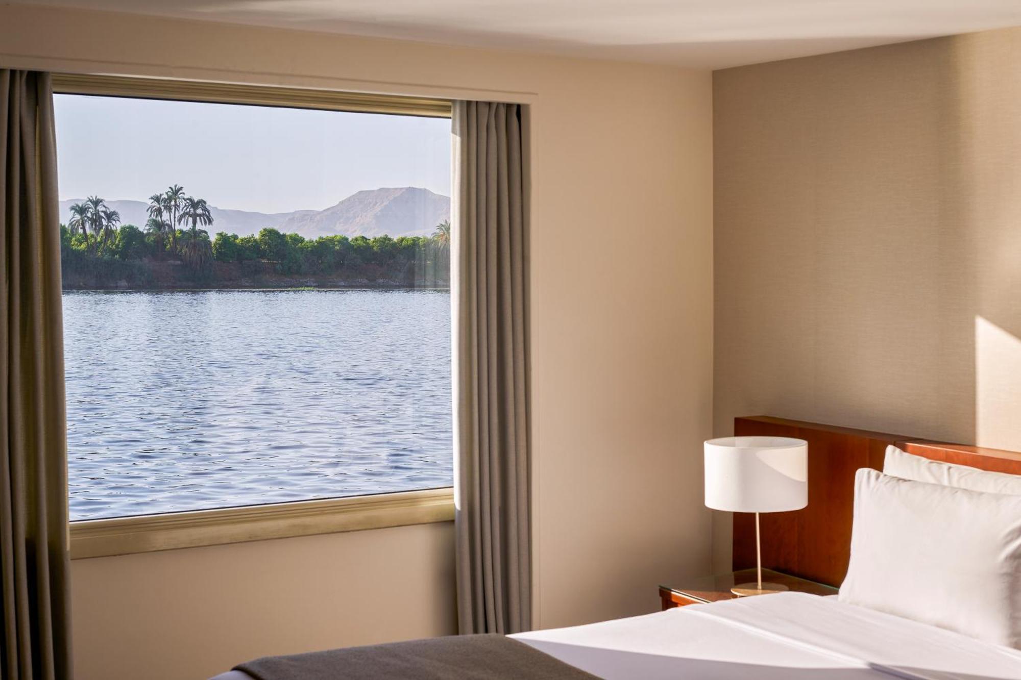 Mövenpick Royal Louts Monday Four Nights Luxor Friday Three nights Aswan Hotell Exteriör bild