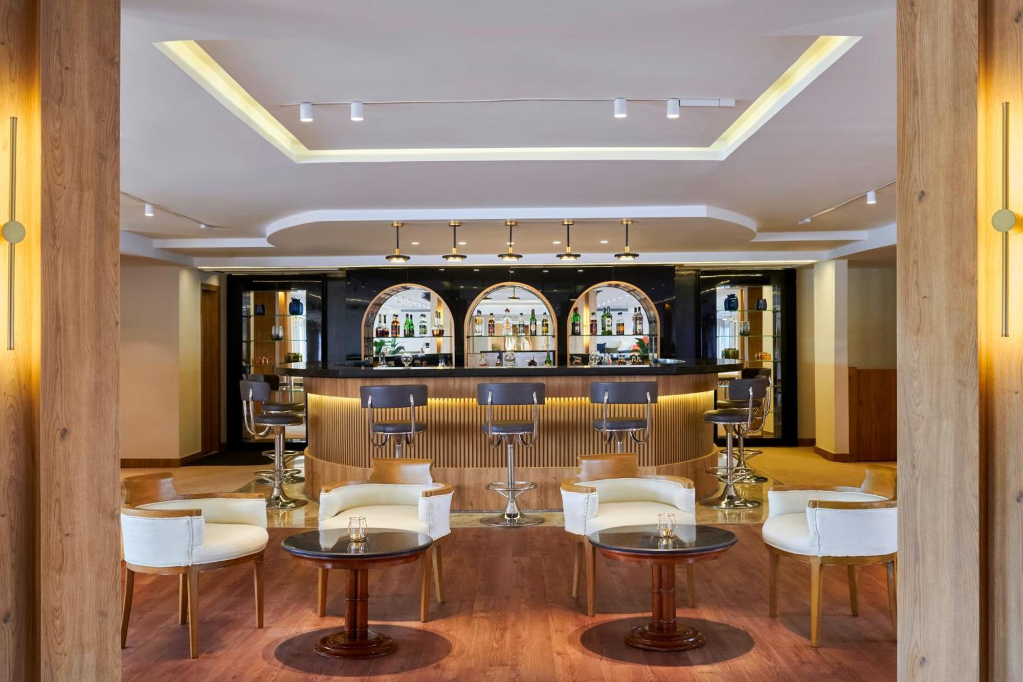 Mövenpick Royal Louts Monday Four Nights Luxor Friday Three nights Aswan Hotell Exteriör bild